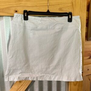 Jenna Rose Women’s white Skorts. Size PL. 16” length, 33” width. Spandex Rayon